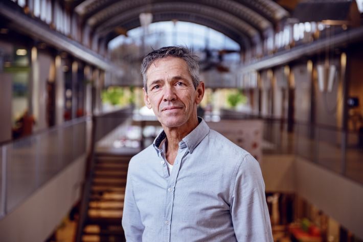Foto Ton van Beek, IC-verpleegkundige en donatiecoördinator in het Elisabeth-TweeSteden Ziekenhuis in Tilburg