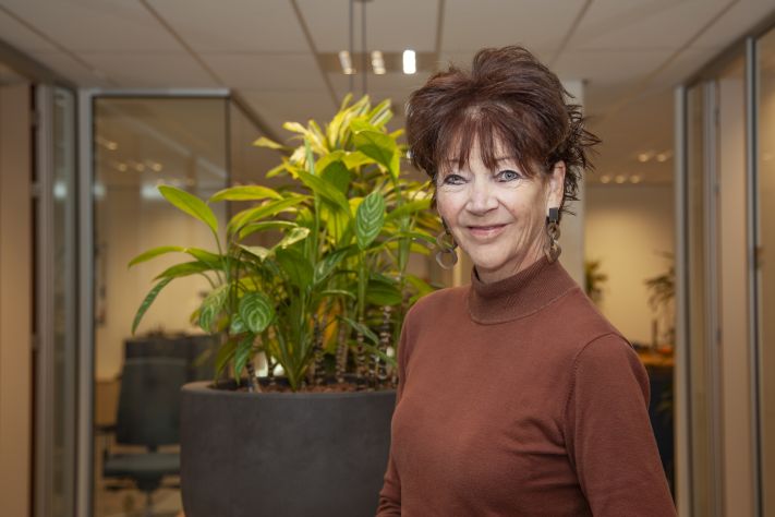 Een foto van Joyce Deggens manager beleid bij de NTS